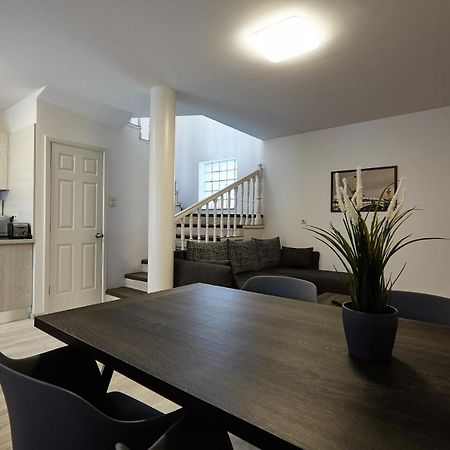 Ovar Apartman Мошонмадяровар Екстер'єр фото