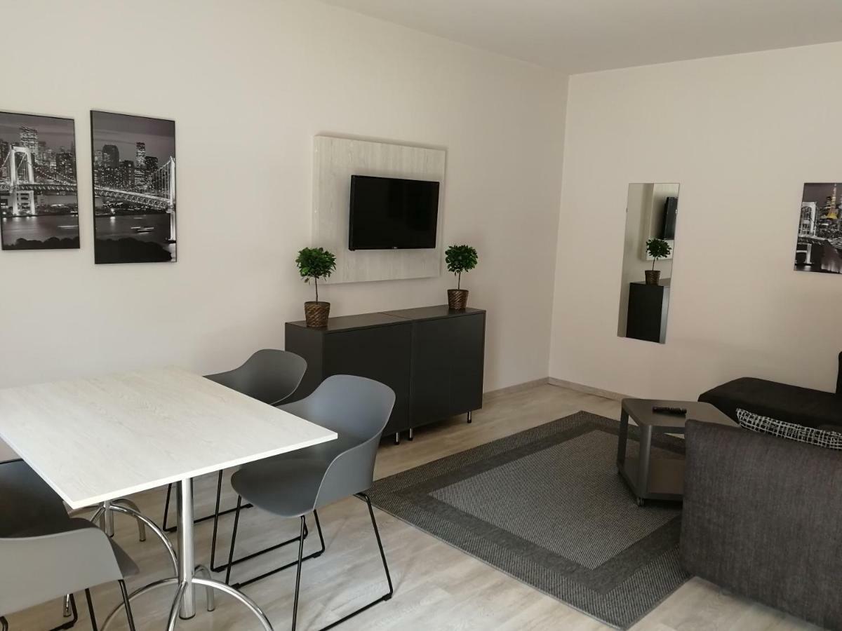 Ovar Apartman Мошонмадяровар Екстер'єр фото