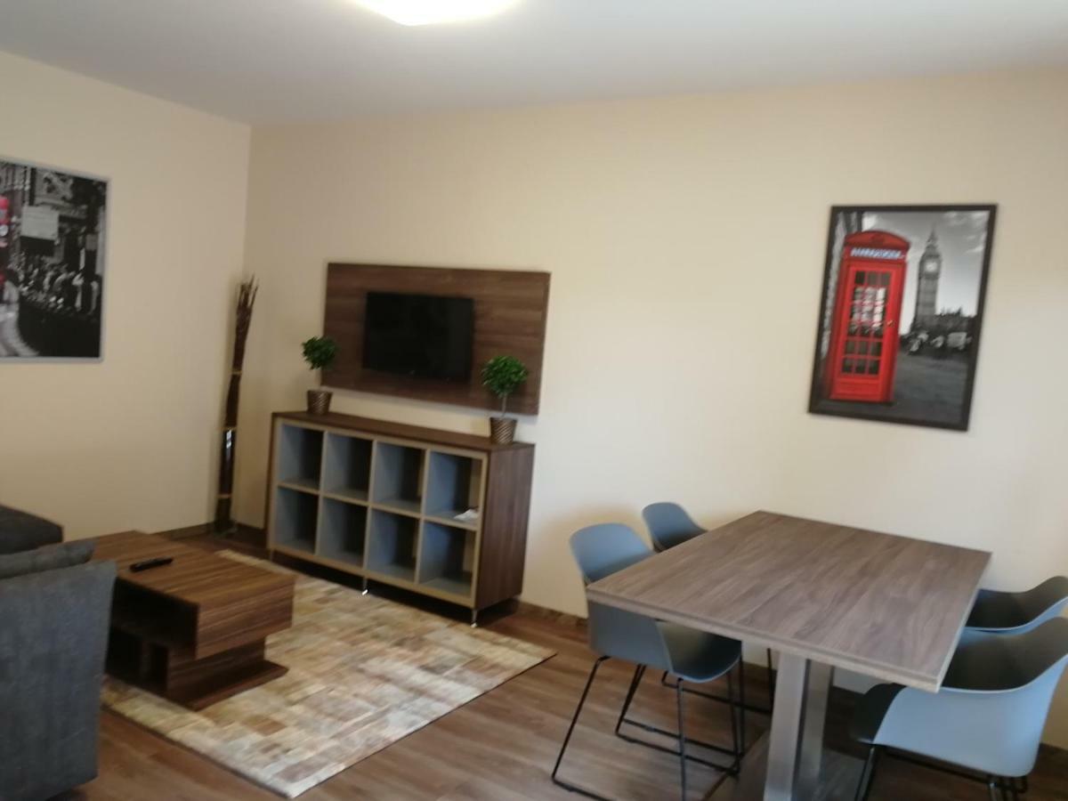 Ovar Apartman Мошонмадяровар Екстер'єр фото