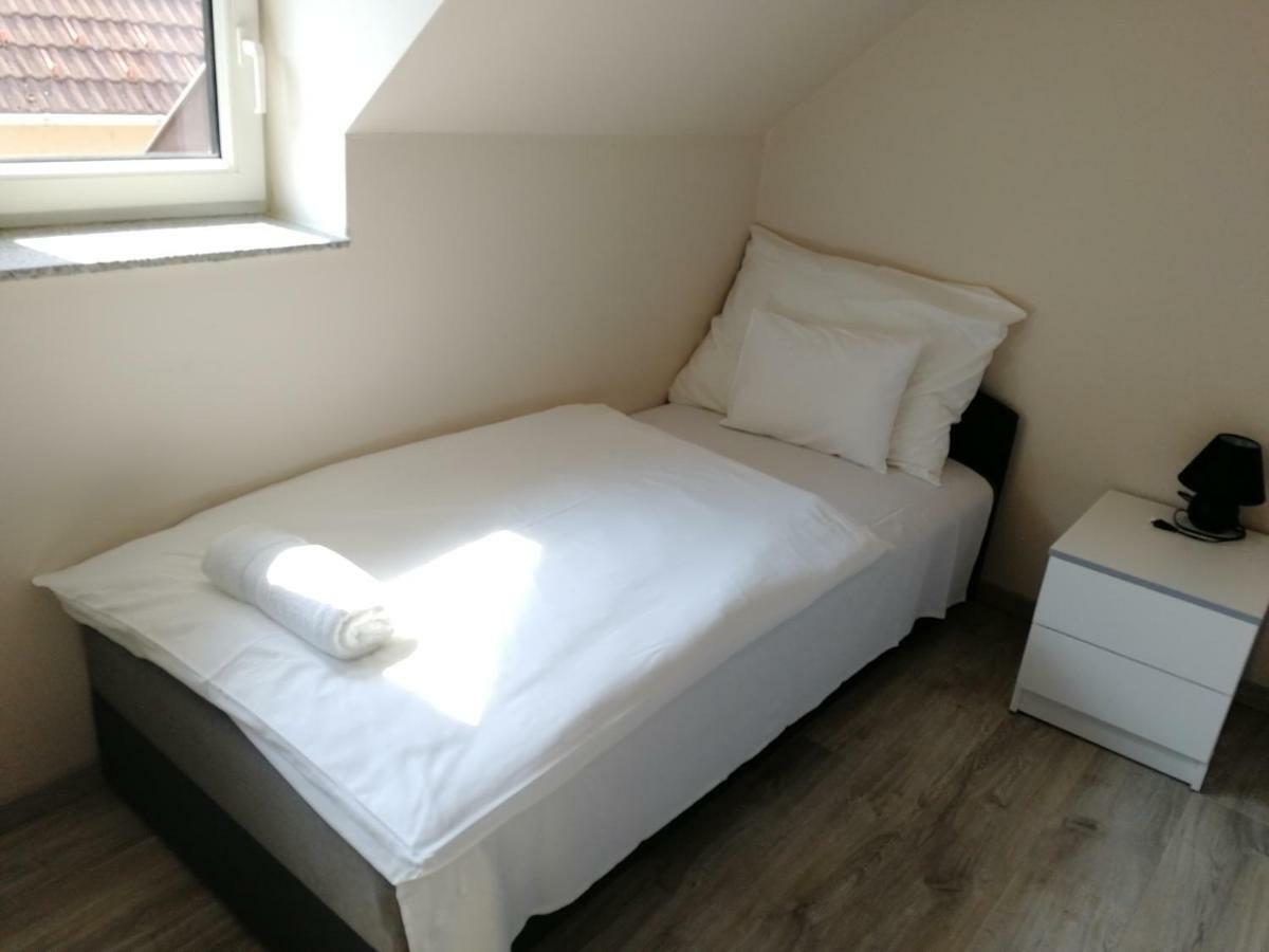Ovar Apartman Мошонмадяровар Екстер'єр фото