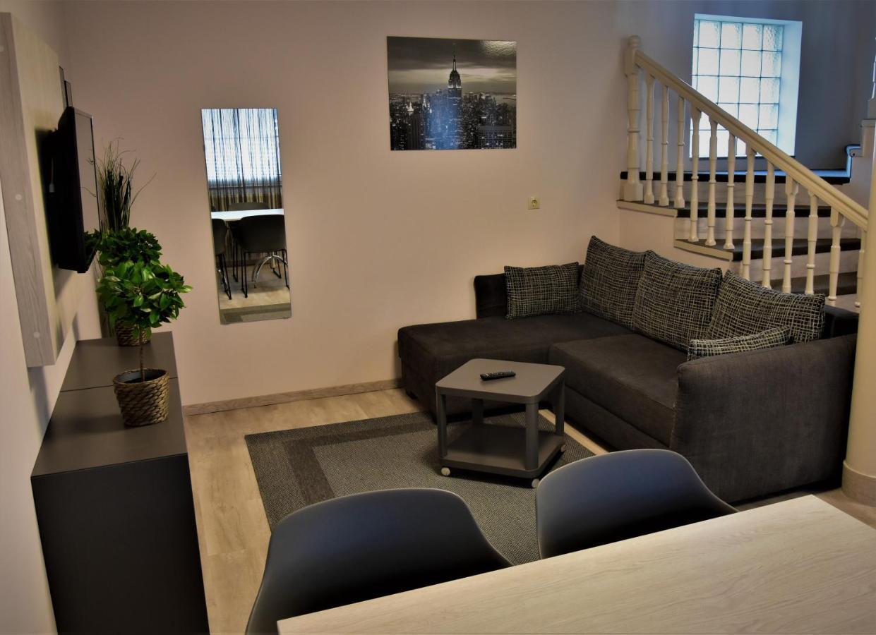 Ovar Apartman Мошонмадяровар Екстер'єр фото