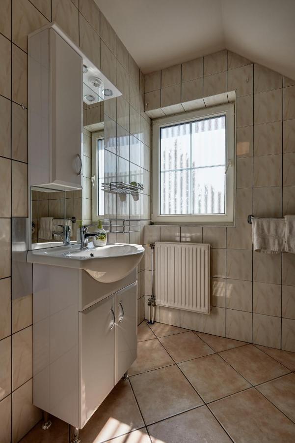 Ovar Apartman Мошонмадяровар Екстер'єр фото