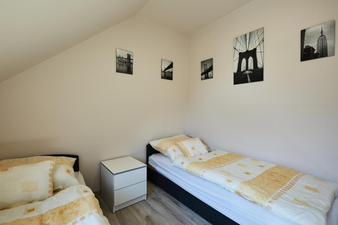 Ovar Apartman Мошонмадяровар Екстер'єр фото